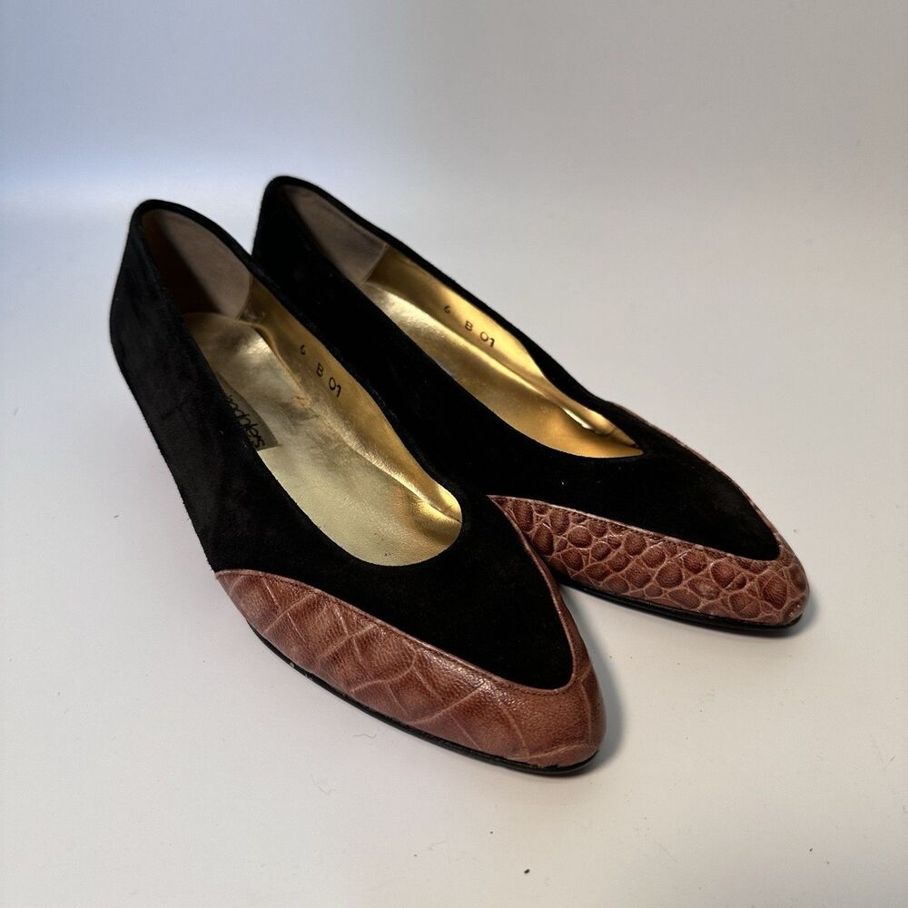 Vintage Bloomingdale’s Womens 6B Flats Suede Black Brown Italy Snake Print